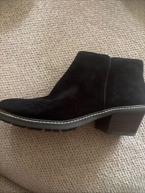 Black new suede booties six 8.5